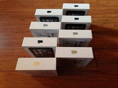 APPLE IPHONE 5S 16GB RP.2.200.000.- SAMSUNG GALAXY S4 I9500 RP.1.400.000,-