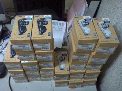 APPLE IPHONE 5S 16GB RP.2.200.000.- SAMSUNG GALAXY S4 I9500 RP.1.400.000,-