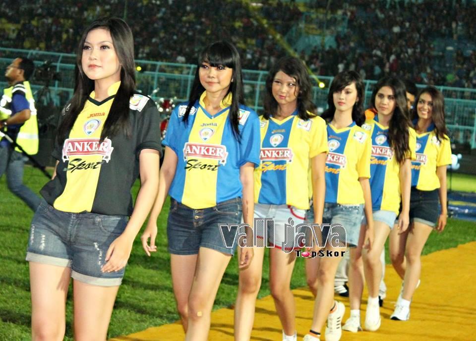 &#91; Aremania Kecewa&#93; Jersey Arema Cronus Mirip Dengan Jersey Partai Beringin 
