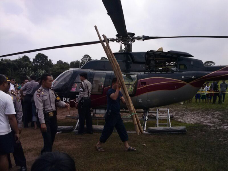 Helikopter Mendarat Darurat di Bekasi