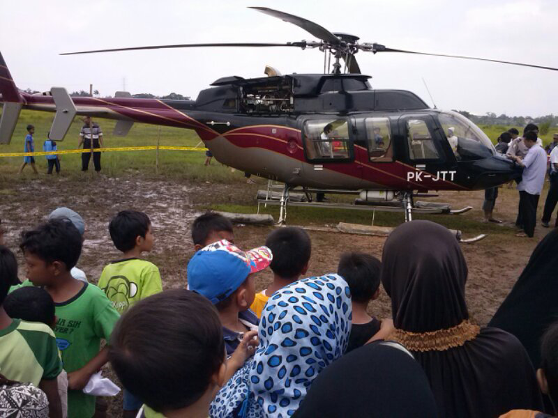 Helikopter Mendarat Darurat di Bekasi