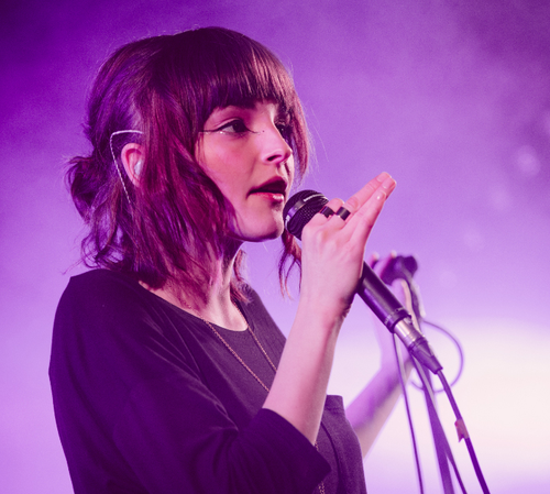 Lauren Mayberry (Gersang... Segar Merangsang) 