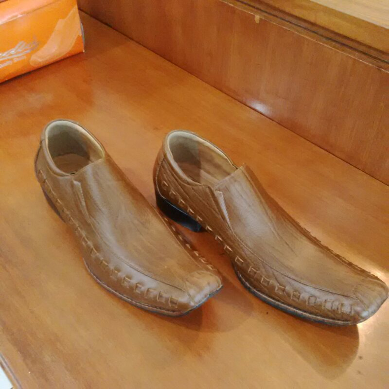 2 pasang sepatu kulit asli hand made new bercorak keren bogor