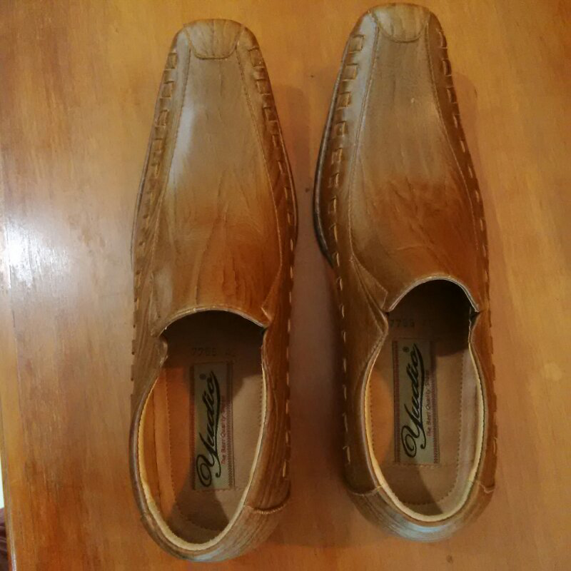 2 pasang sepatu kulit asli hand made new bercorak keren bogor