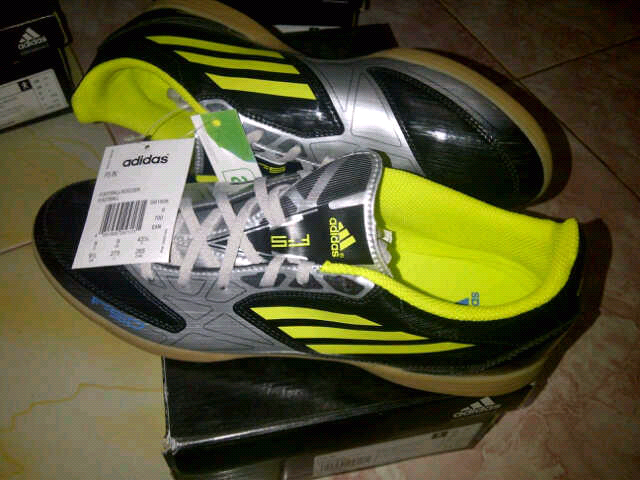 Jual sepatu futsal Adidas Original Murah