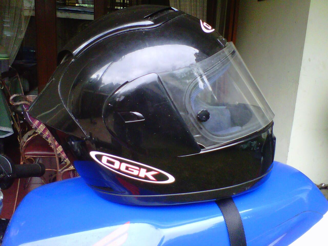 Jual helm rare japan OGK aeroblade mulus dan murah jarang dipakai