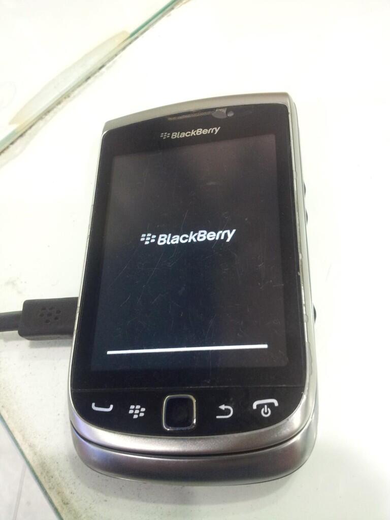 Jasa disable built in media storage Blackberry yg loading stuck 75% disini solusinya.