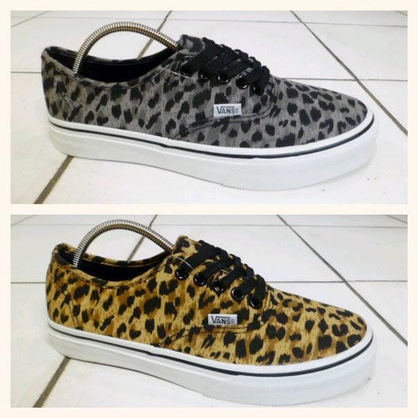 UPDATE STOCK SEPATU VANS, NEW BALANCE