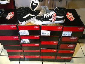 UPDATE STOCK SEPATU VANS, NEW BALANCE