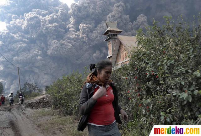 FOTO: Erupsi Dahsyat Gunung Sinabung Tewaskan 14 Warga