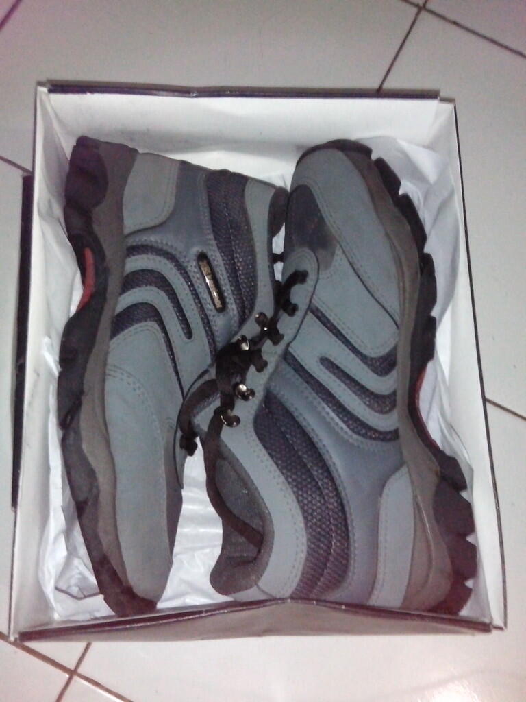Sepatu Karrimor