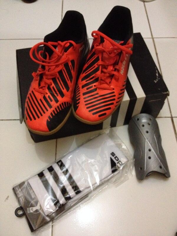 Sepatu futsal adidas predator LZ predito