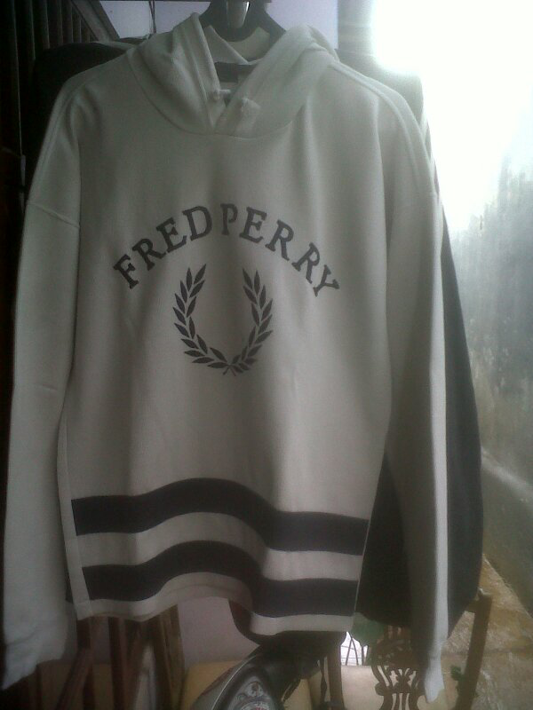SWITER DAN HOODIE FRED PERRY