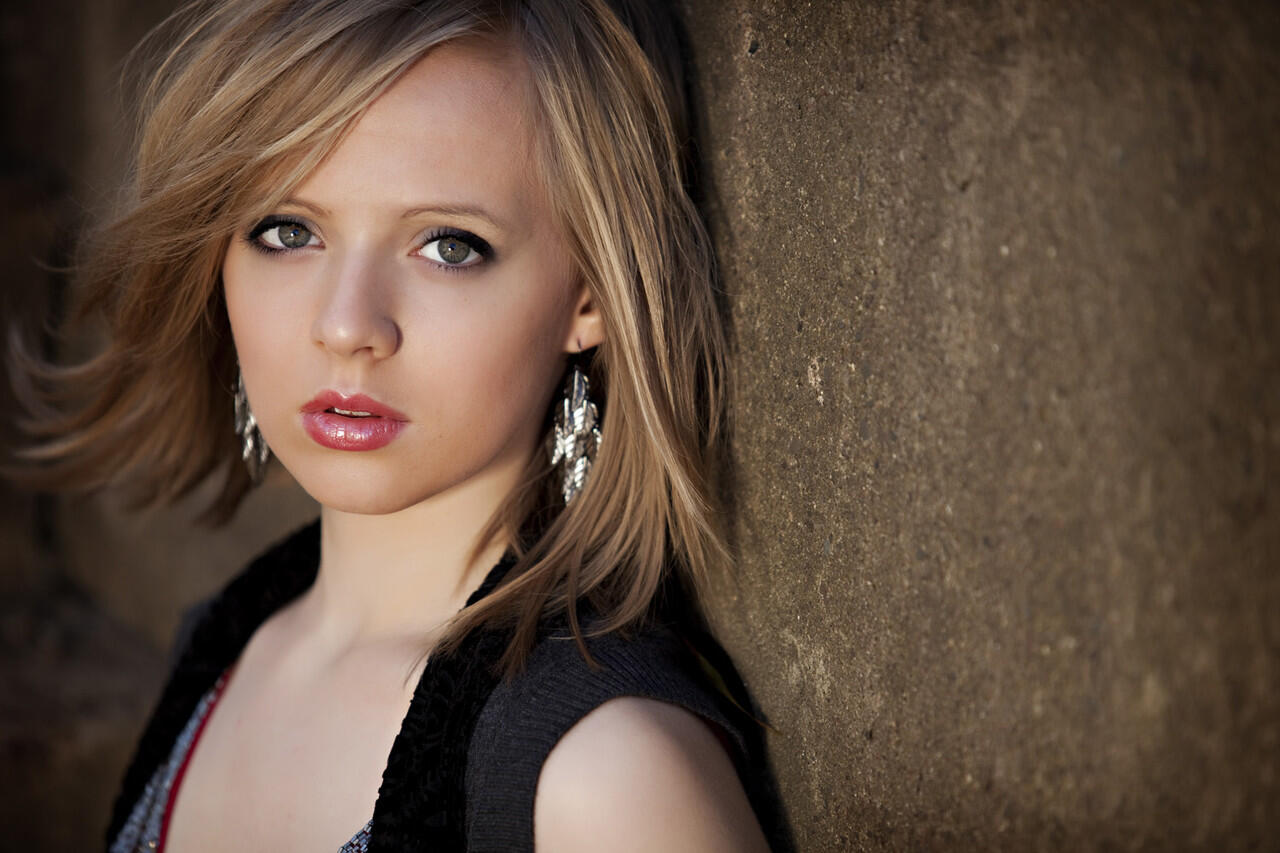 Madilyn Bailey, Penyanyi Cover yang Keren Abis! 