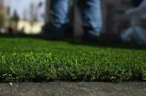 Dilanda kekeringan California pasang rumput buatan (+pic)