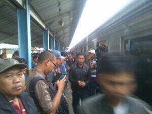 ==Masuk mari gan, &quot;CURHAT&quot; mengenai KRL==