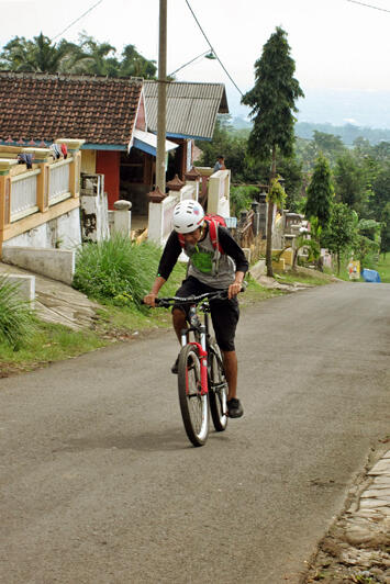 { Surga Kecil di Indonesia} " Derai Cemara Bedengan " - Koskas Malang
