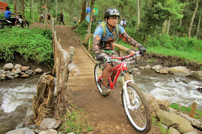 { Surga Kecil di Indonesia} &quot; Derai Cemara Bedengan &quot; - Koskas Malang
