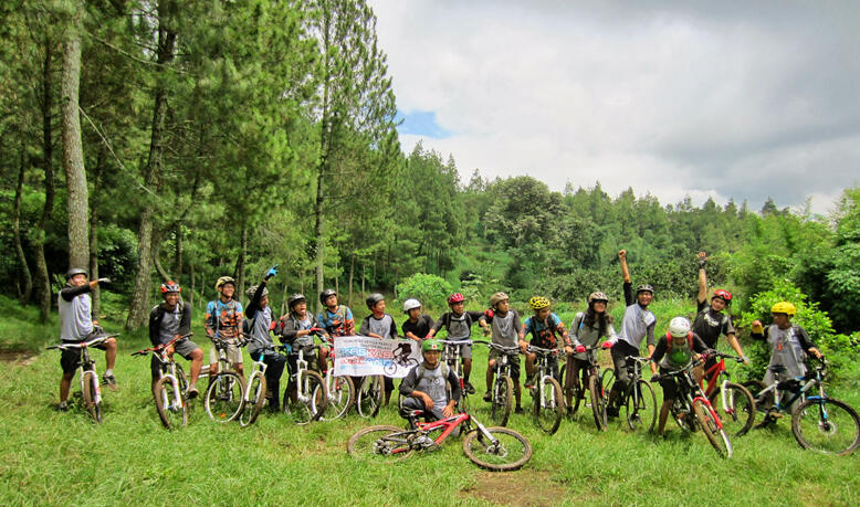 { Surga Kecil di Indonesia} " Derai Cemara Bedengan " - Koskas Malang
