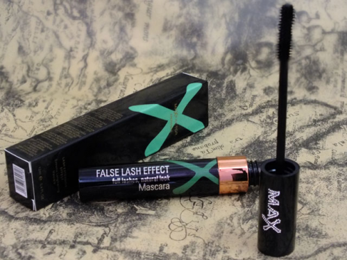 Make up eyeliner, mascara, lip gloss, dll merk mac, max, naked maybelline
