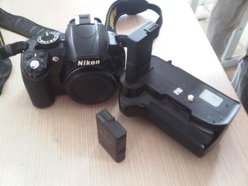 ual Nikon D3100 Lensa 18-55mm + Vertical Grip + Battery 1