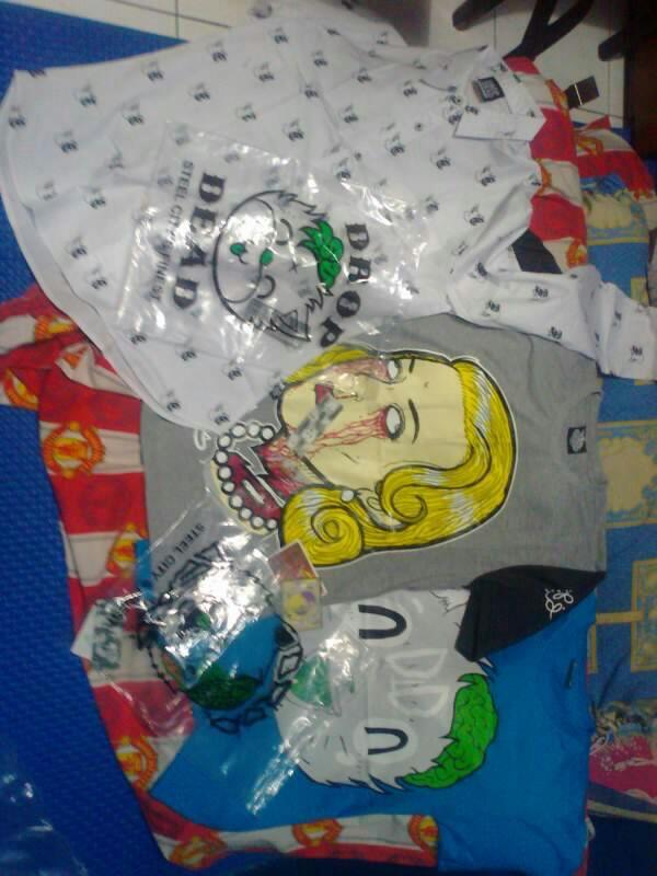 Kaos Drop dead,vans,rebel8,mishka,famous,supreme,macbeth,dc,hurley,thrasher..