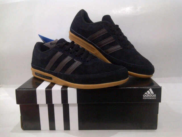 sepatu adidas mantap..