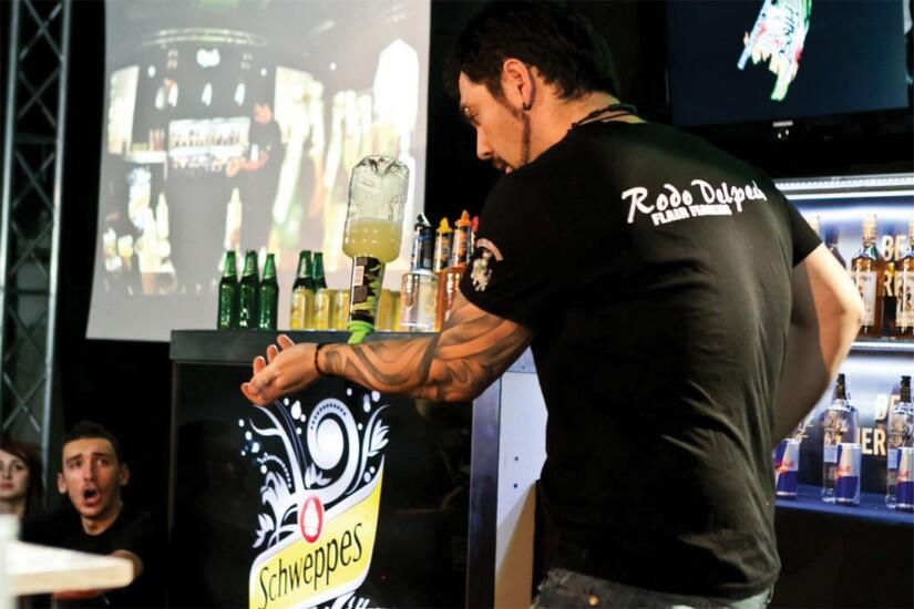 tentang BARTENDER