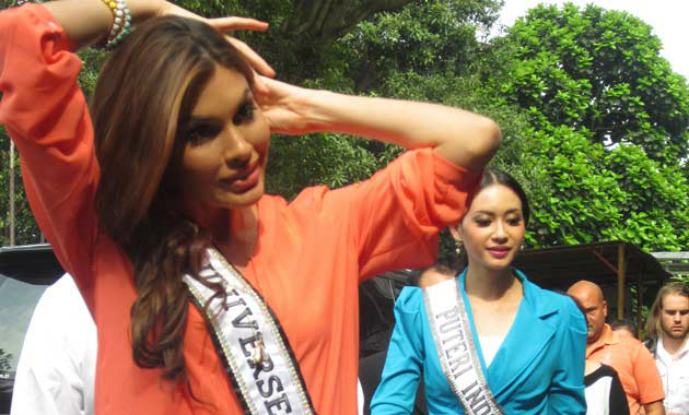 Dianggap Ikon Pornografi, Miss Universe 2013 Ditolak di Depok !!!