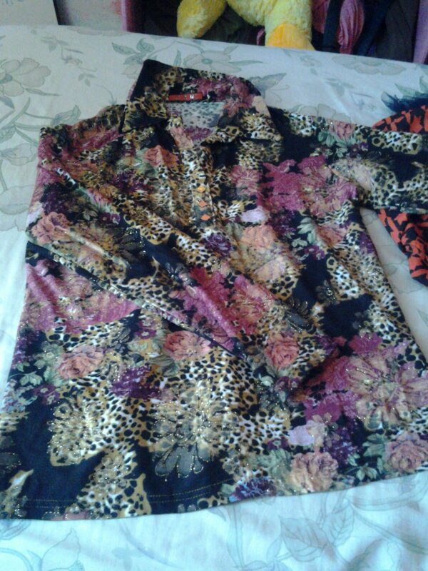 atasan flory hitam