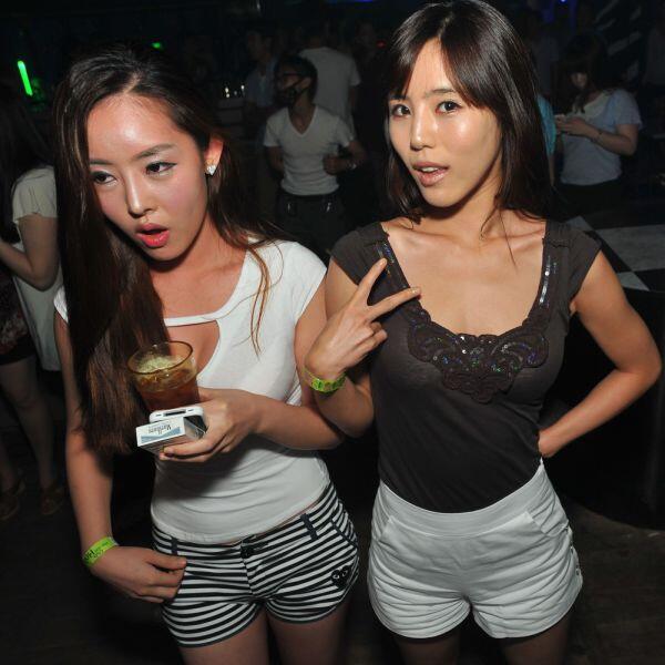 Mengintip Pesta Remaja Korea Selatan di Night Clubs - Do you like it?