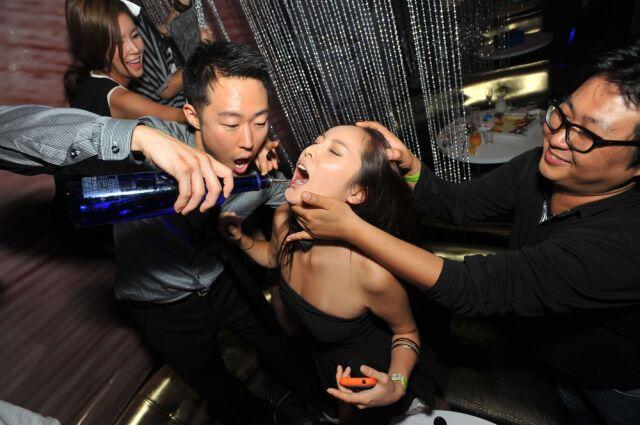 Mengintip Pesta Remaja Korea Selatan di Night Clubs - Do you like it?