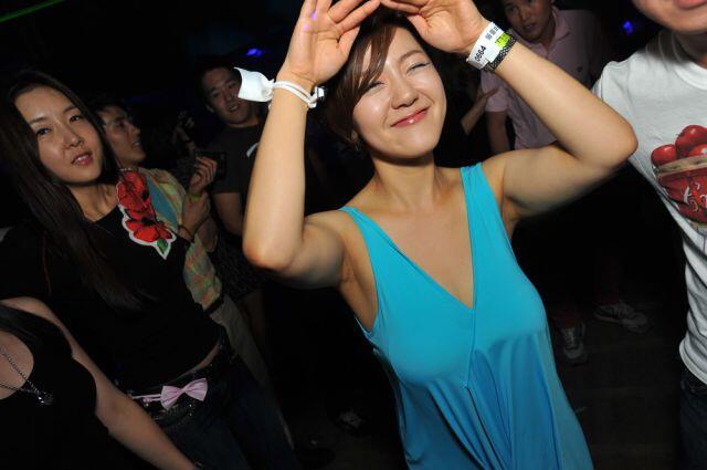 Mengintip Pesta Remaja Korea Selatan di Night Clubs - Do you like it?