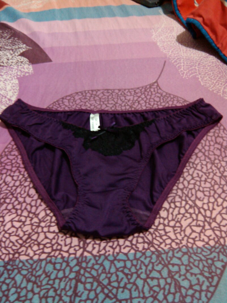 CD wacoal/luludy/sisa ekspor/bahan ademmmmmm, masuk dulu sist...