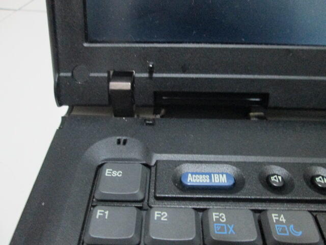 Laptop jadul IBM Thinkpad R51 mulus