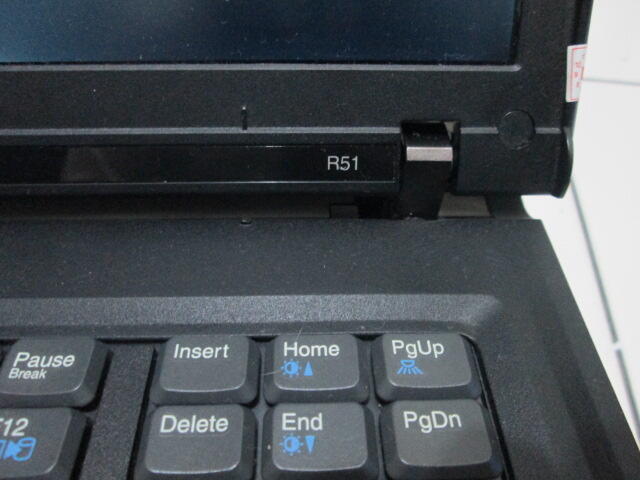 Laptop jadul IBM Thinkpad R51 mulus