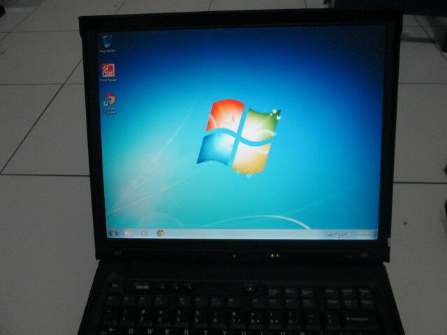 Laptop jadul IBM Thinkpad R51 mulus