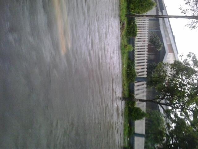 UPDATE BANJIR CAKUNG - KRANJI + MACET PARAAAAAH, HUJAN DARI SEMALEM ( +PICT )