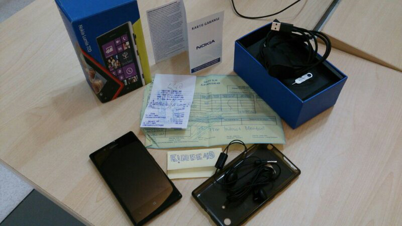 WTS: NOKIA LUMIA 720 BLACK FULLSET(2ND)
