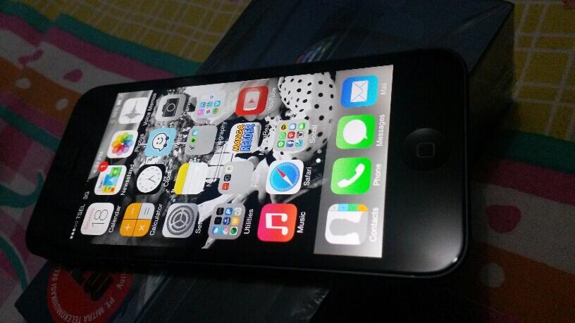 iPhone 5 Balck 16Gb jual Rugi baru 2 bulan
