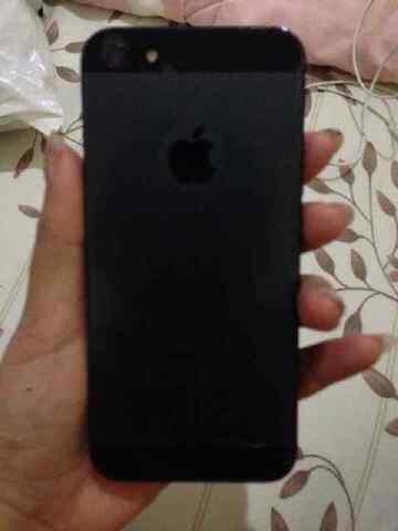Dijual iPhone 5 16gb hitam & iPod 4 8gb white BU