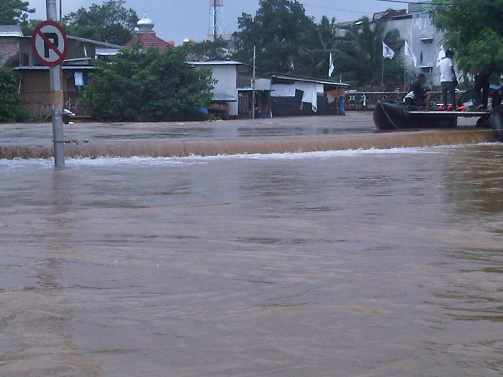 KOLEKSI FOTO BANJIR DI TEMPAT ANE GAN
