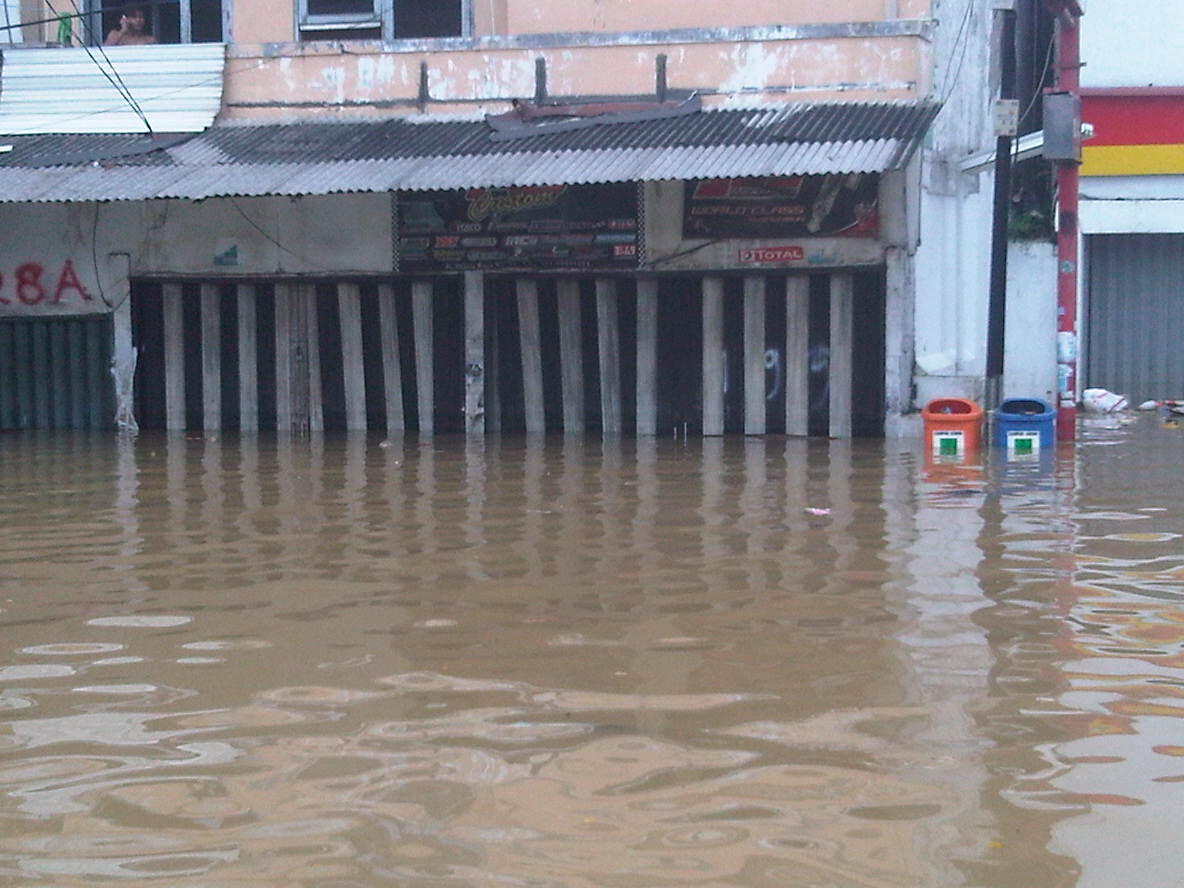 KOLEKSI FOTO BANJIR DI TEMPAT ANE GAN