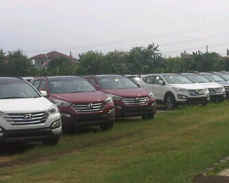 showroom resmi mobil hyundai new santafe