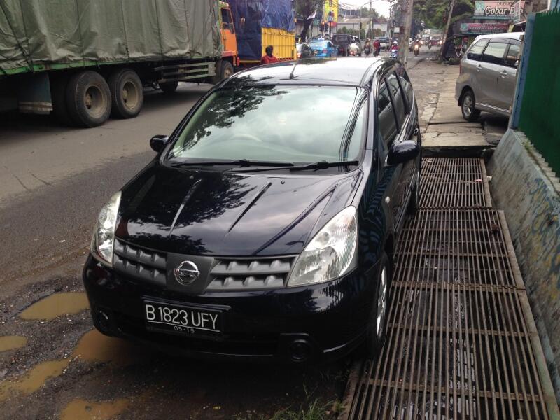 Grand Livina 2010 Xv 1.5 Murah Banget