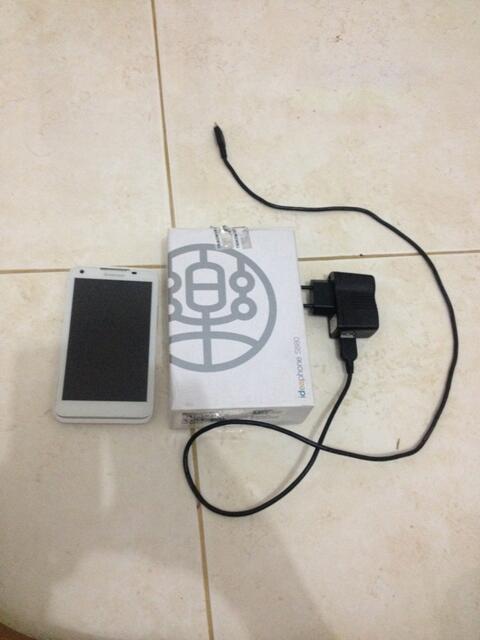 SMARTPHONE MURAH LENOVO S880