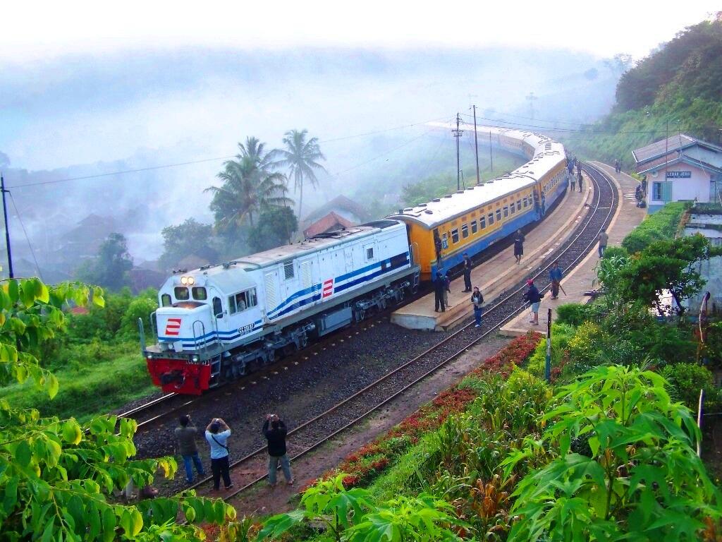 KERETA API SIMANDRA PICT++