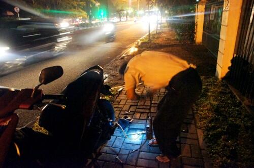 BISNIS JAMAN SEKARANG (TAMBAL BAN DADAKAN)