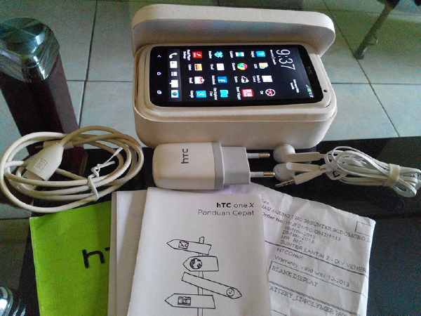 Htc one x 32gb Lengkap, Mulus dan Murah ex garansi indo.