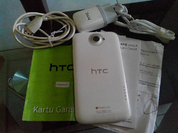 Htc one x 32gb Lengkap, Mulus dan Murah ex garansi indo.